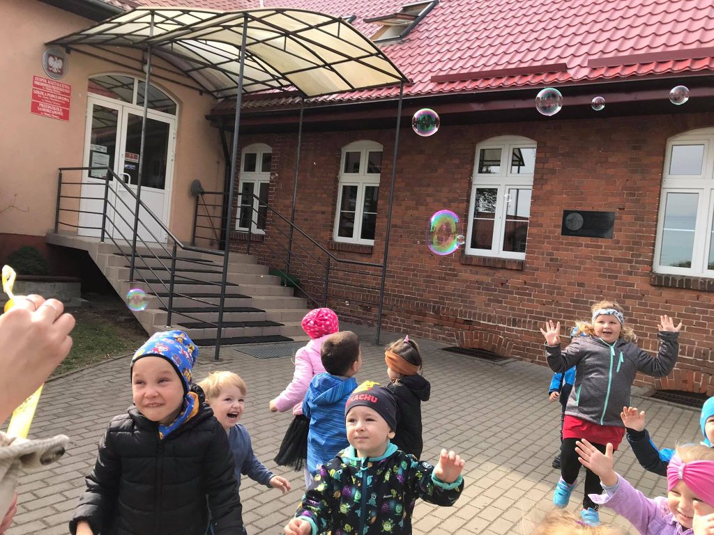 IX.2021 TYGRYSKI na boisku i placu zabaw.