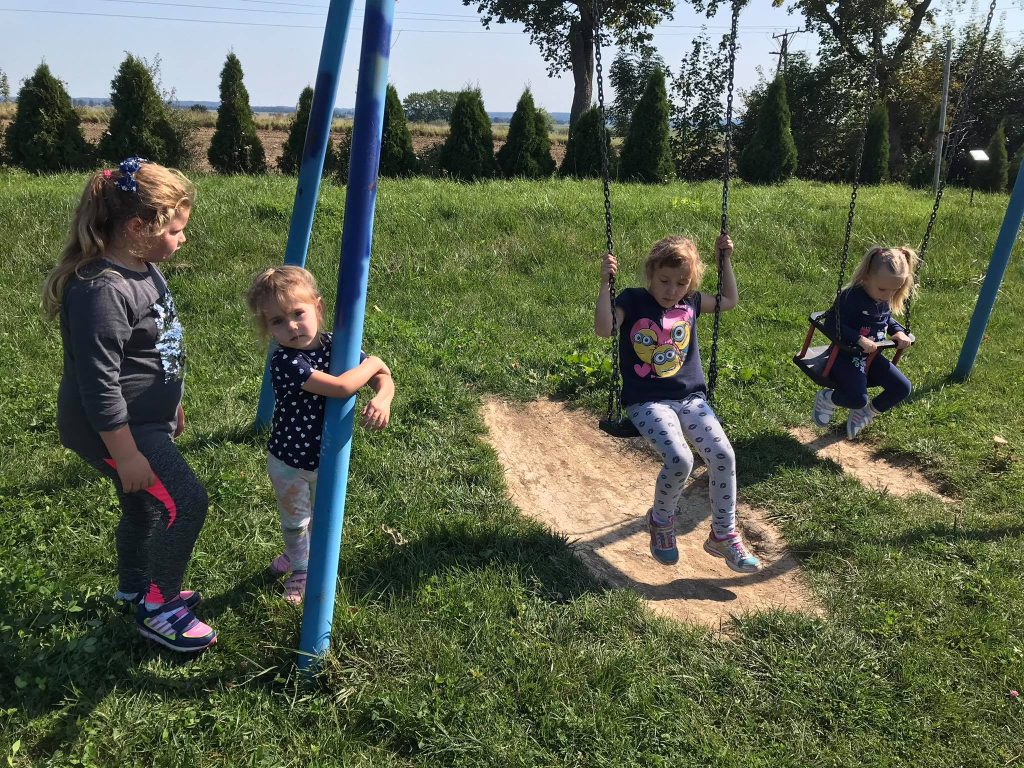 IX.2021 TYGRYSKI na boisku i placu zabaw.