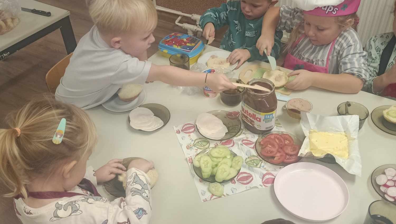 Puchatki robią kanapki