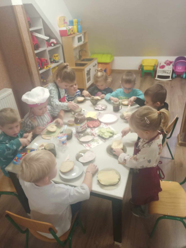Puchatki robią kanapki