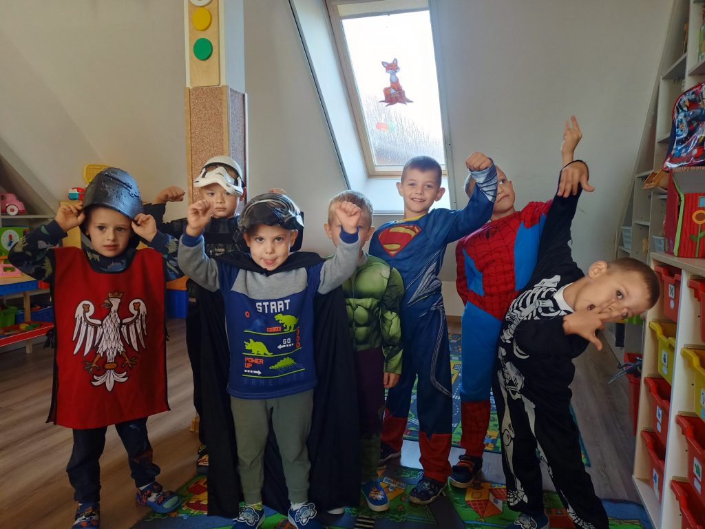 Dzień chłopaka u Puchatków, chłopcy