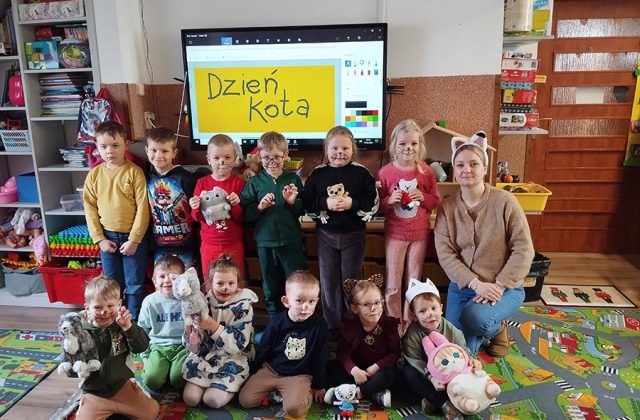 Dzień kota, dzień kobiet, dzień gofra