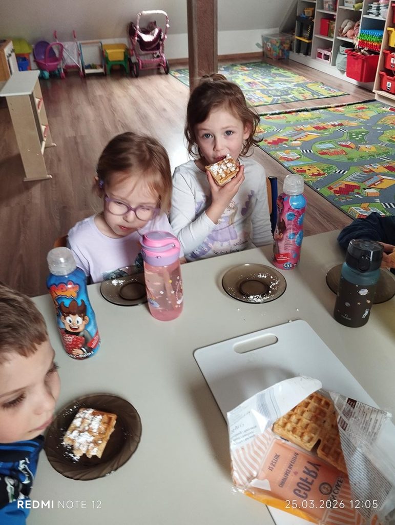 Dzień kota, dzień kobiet, dzień gofra